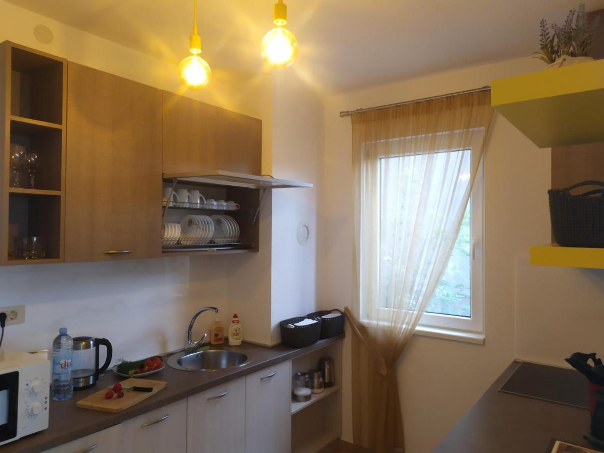 Aurora House Duplex Appartement Njivice Buitenkant foto