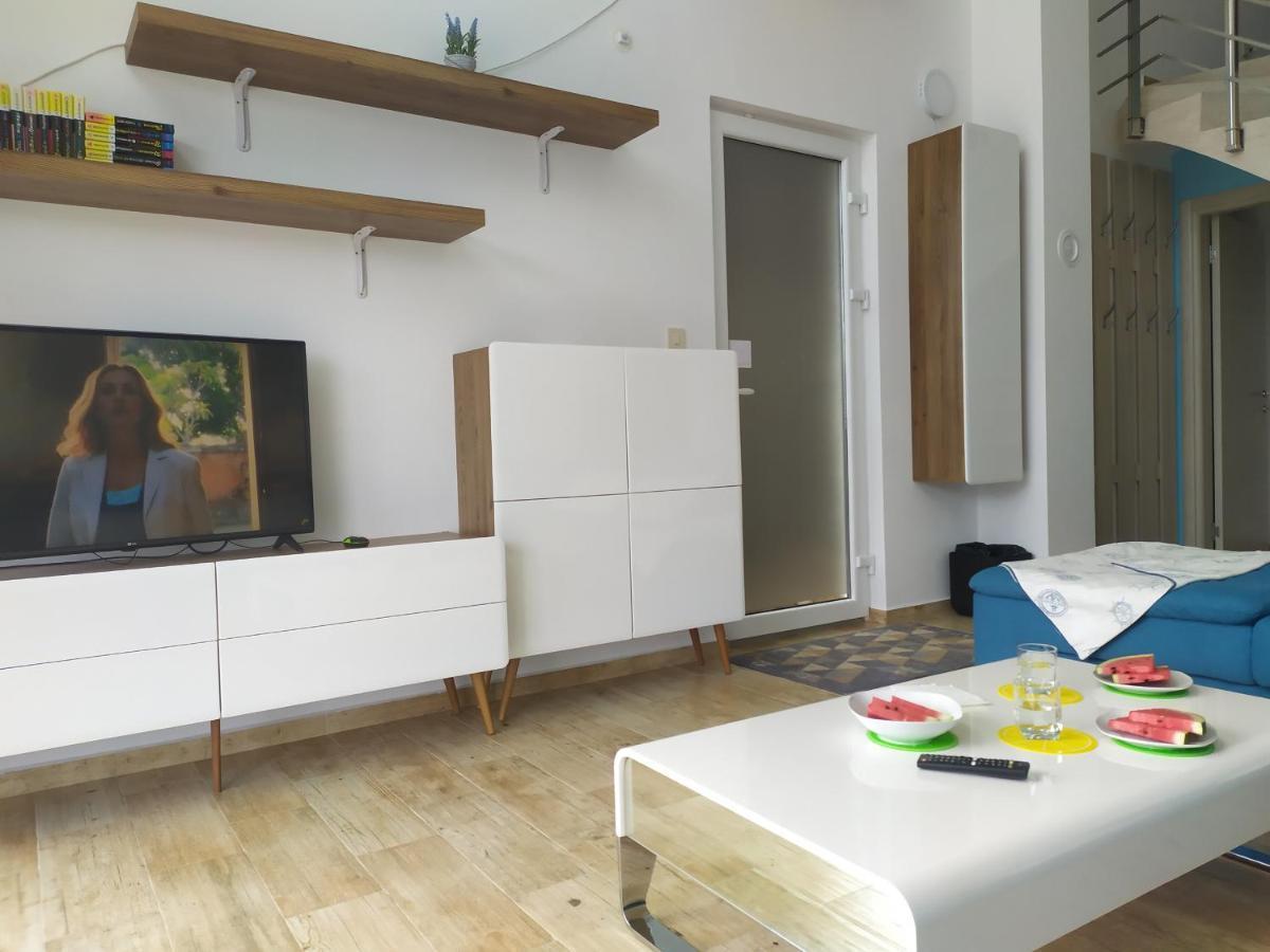 Aurora House Duplex Appartement Njivice Buitenkant foto